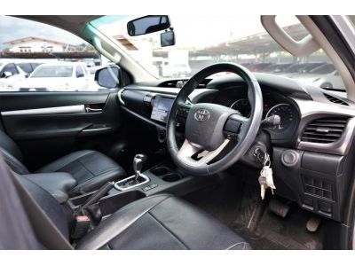 2018 Toyota Revo Double Cab 2.4E  Prerunner auto รูปที่ 9